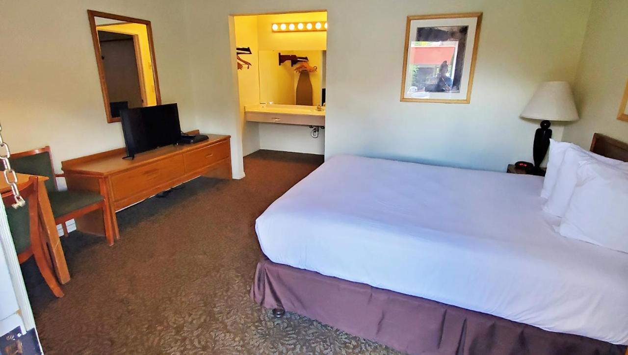 Magnuson Hotel Ely Ngoại thất bức ảnh