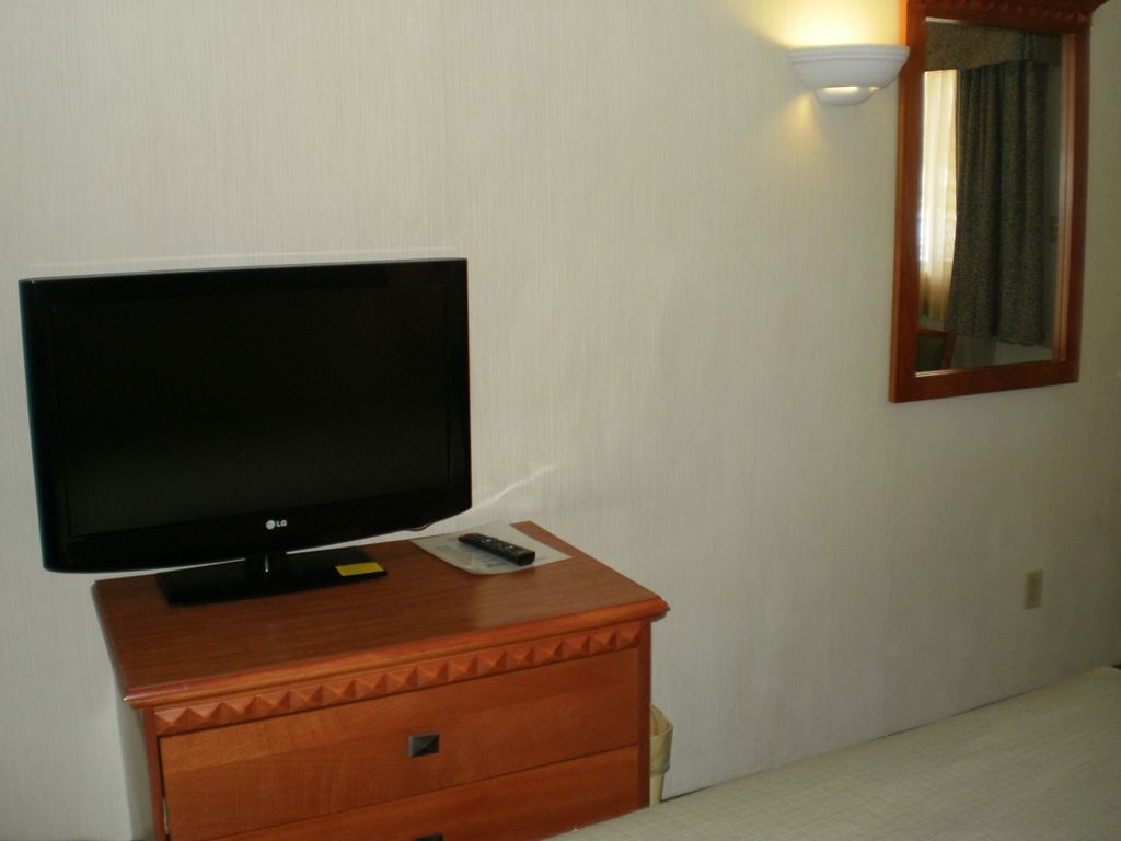 Magnuson Hotel Ely Phòng bức ảnh